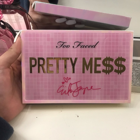 Too Faced Pretty Mess palette - Picture 5 of 8